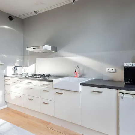 't Schelpje With Free Parking *