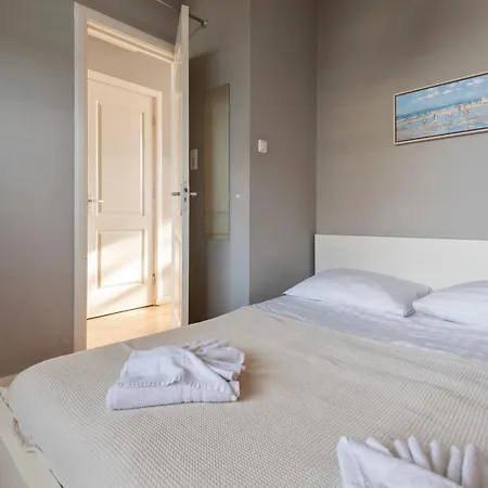 't Schelpje With Free Parking *