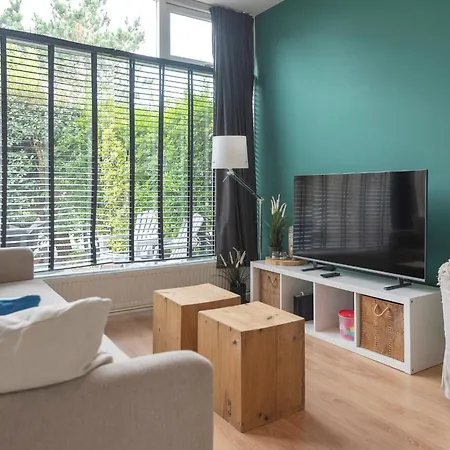 't Schelpje With Free Parking 公寓