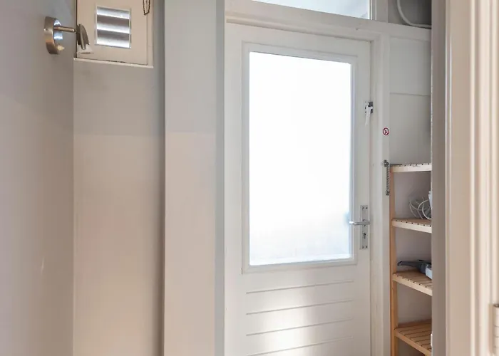 't Schelpje With Free Parking * 잔드보르트