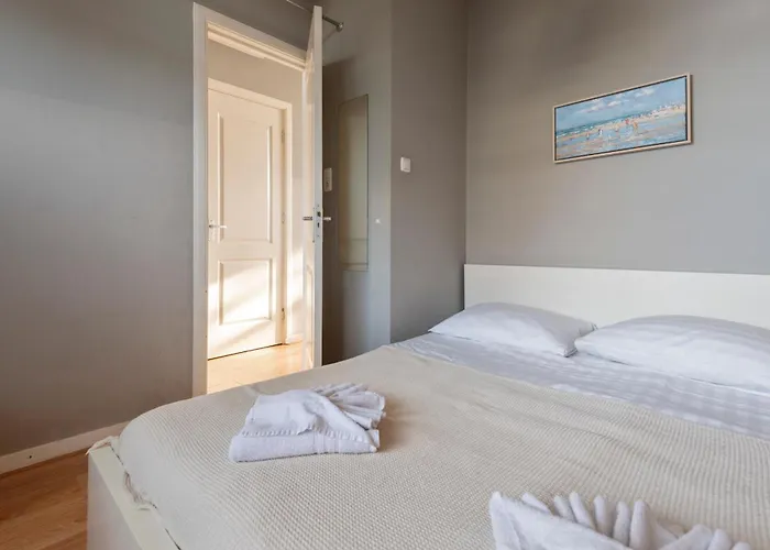 't Schelpje With Free Parking *