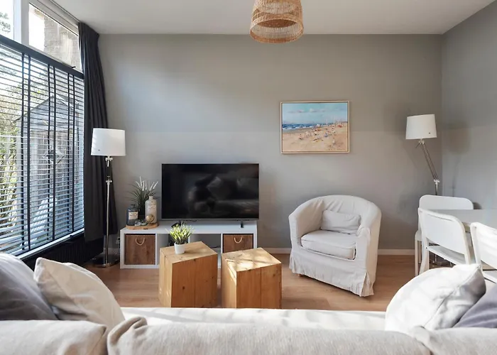 't Schelpje With Free Parking 잔드보르트