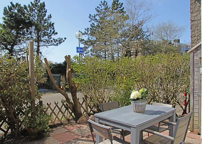 't Schelpje With Free Parking *