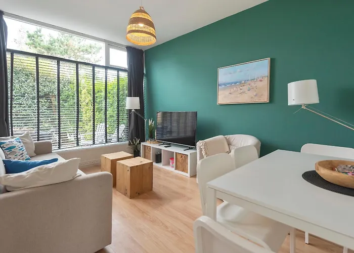 't Schelpje With Free Parking 잔드보르트