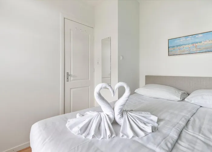 아파트 't Schelpje With Free Parking