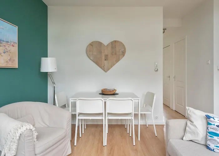 't Schelpje With Free Parking 잔드보르트